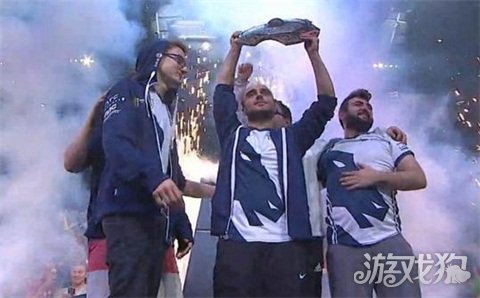 离不开这位 离不开这位