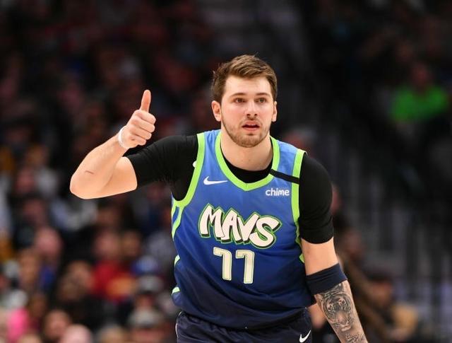 社交媒体上 社交媒体上